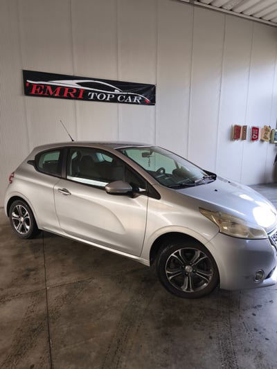 Peugeot 208 HDi 68 CV 3 porte Allure usata