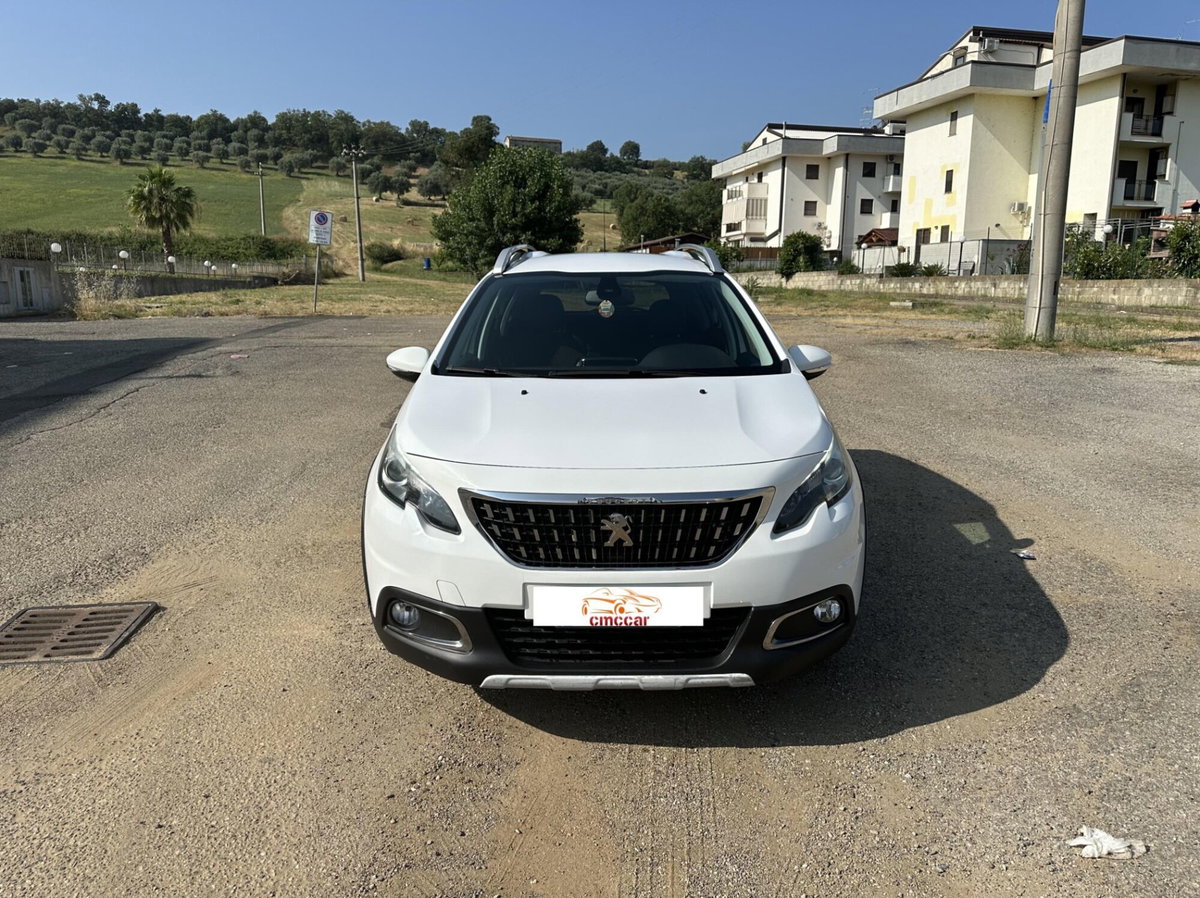Peugeot 2008 100 S&S Black Matt (2)