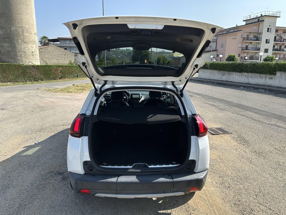 Peugeot 2008 100 S&S Black Matt (4)