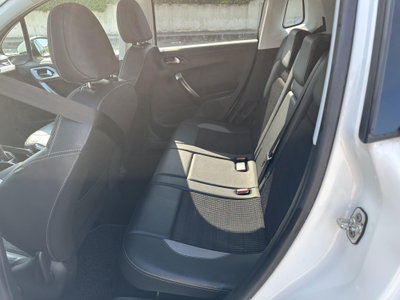 Peugeot 2008 100 S&S Black Matt (9)