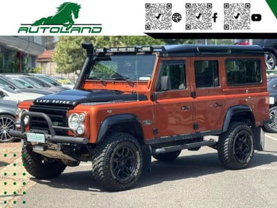 Land Rover Defender 110 2.4 TD4 Station Wagon SE usata
