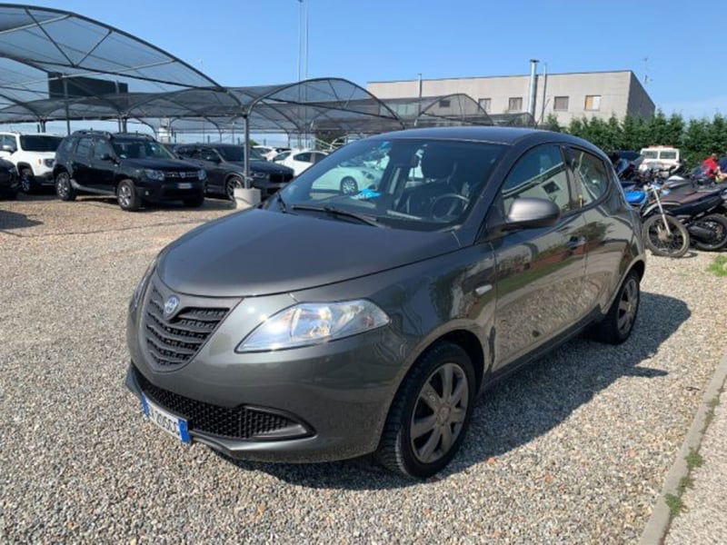 Lancia Ypsilon 1.2 69 CV 5 porte Platinum
