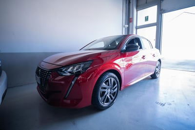 Peugeot 208 1.2 puretech Active s&s 75cv usata