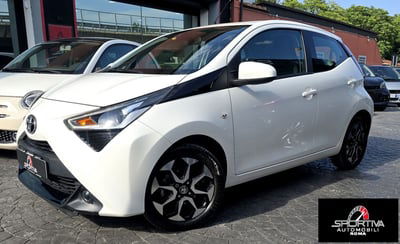 Toyota Aygo Connect 1.0 VVT-i 72 CV 5 porte x-clusiv usata
