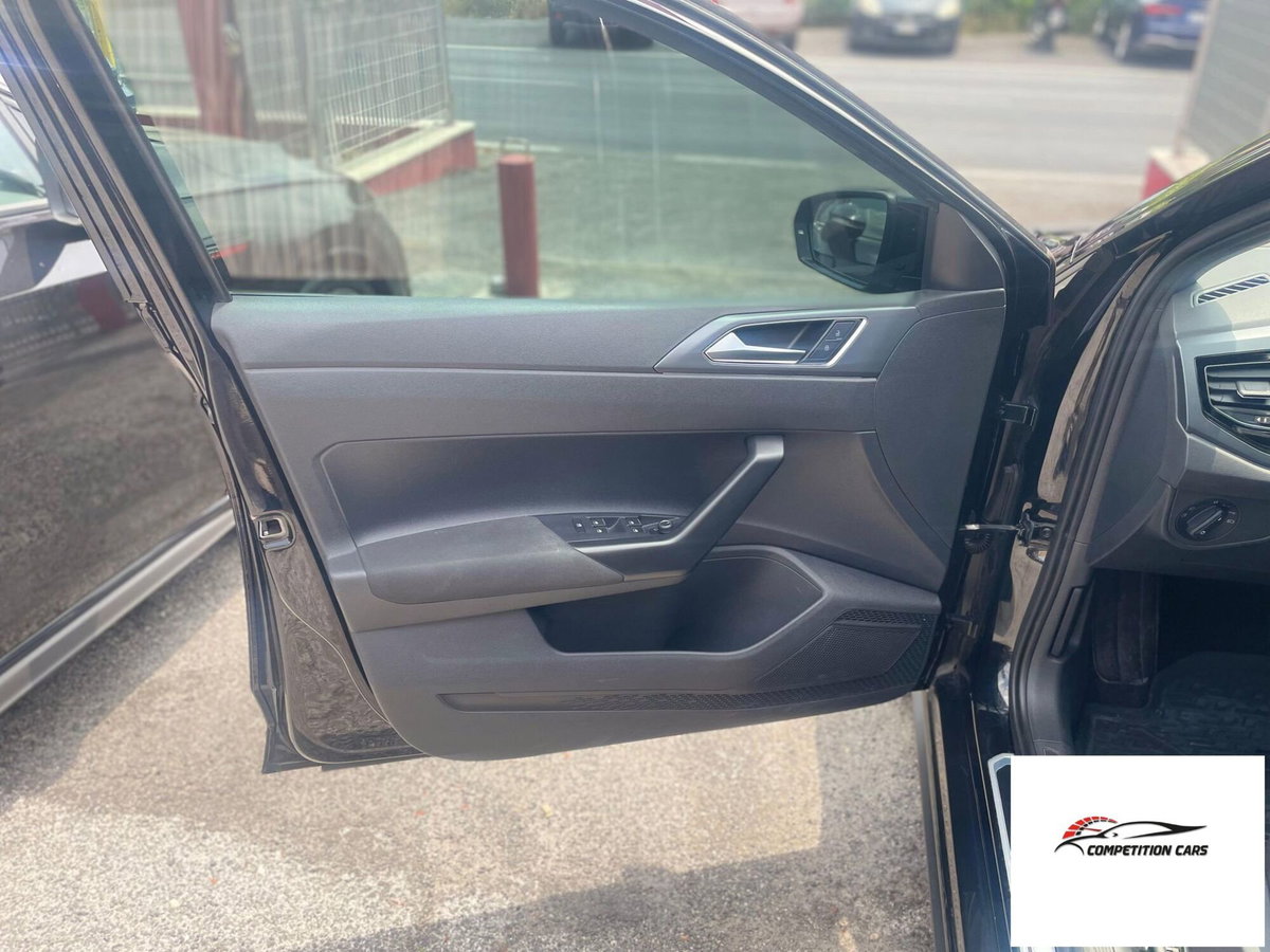 Volkswagen Polo 1.0 tsi R-Line 95cv dsg (14)