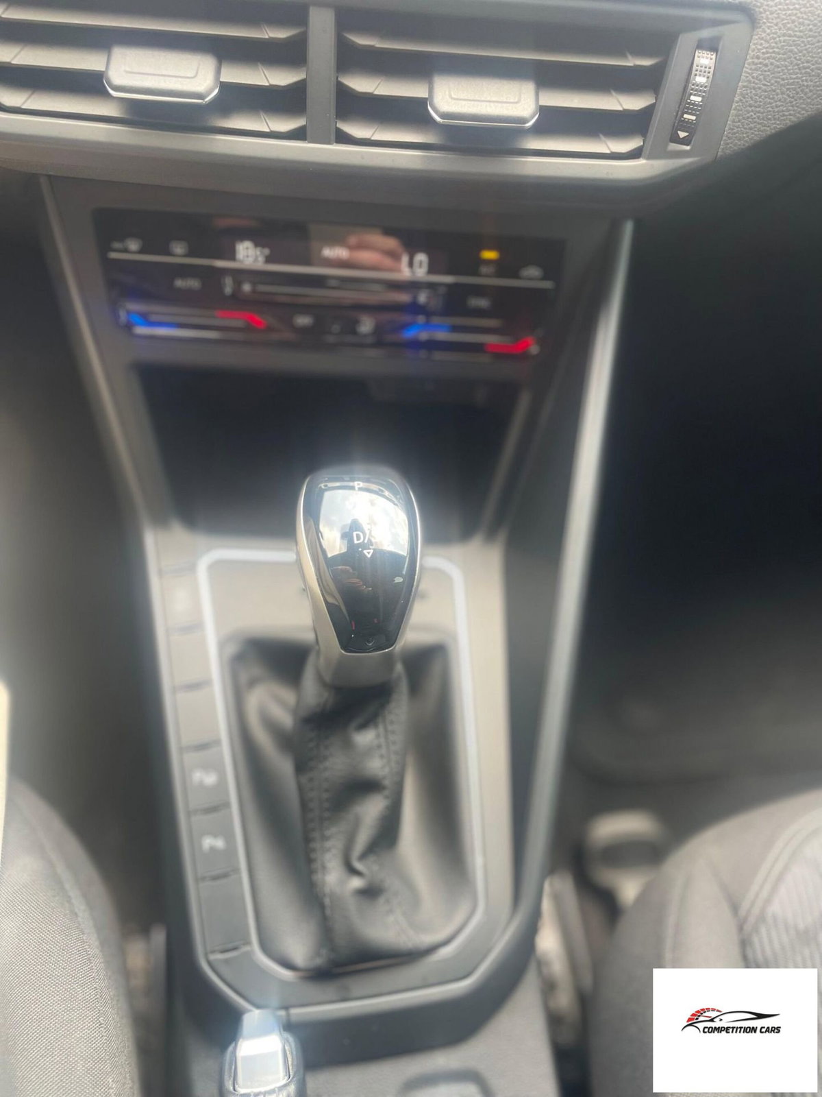 Volkswagen Polo 1.0 tsi R-Line 95cv dsg (20)