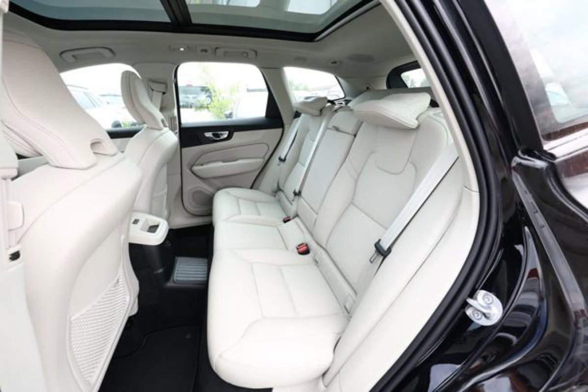 Volvo XC60 T6 Recharge AWD Plug-in Hybrid aut. Ultimate Dark (4)