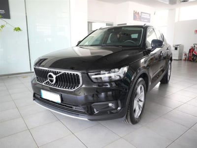 Volvo XC40 D3 AWD Momentum Pro usata