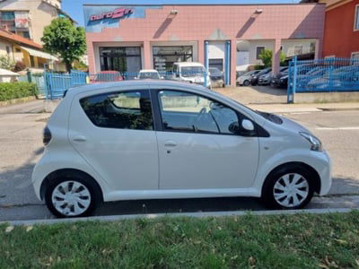 Toyota Aygo 1.0 12V VVT-i 5 porte Lounge Connect usata