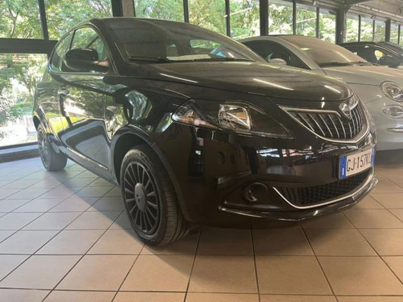 Lancia Ypsilon 1.0 FireFly 5 porte S&S Hybrid Silver Plus
