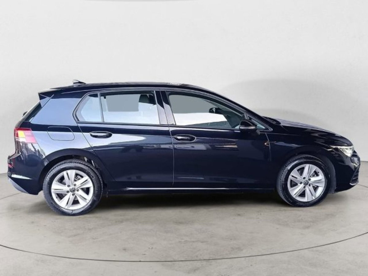 Volkswagen Golf Variant 1.0 eTSI EVO DSG Life (3)