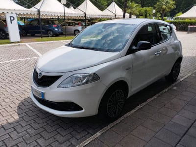 Lancia Ypsilon 1.2 69 CV 5 porte Platinum nuova