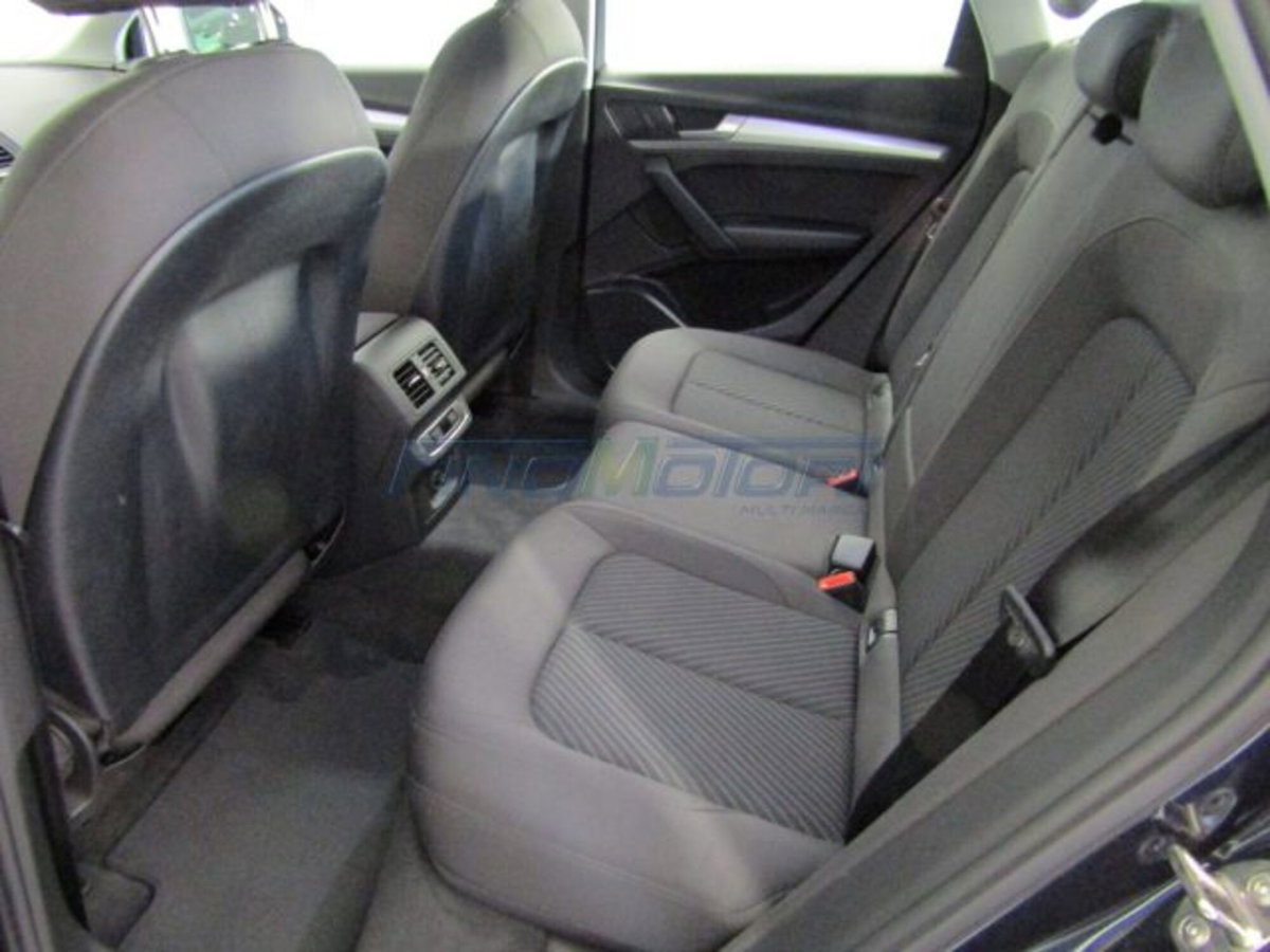Audi Q5 40 TDI 204 CV quattro S tronic Business (9)