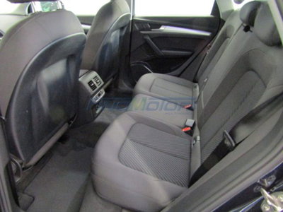 Audi Q5 40 TDI 204 CV quattro S tronic Business (9)