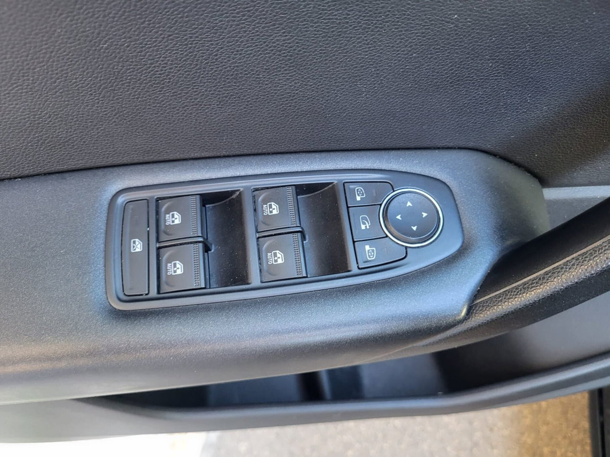 Renault Captur Blue dCi 115 CV EDC Business (19)