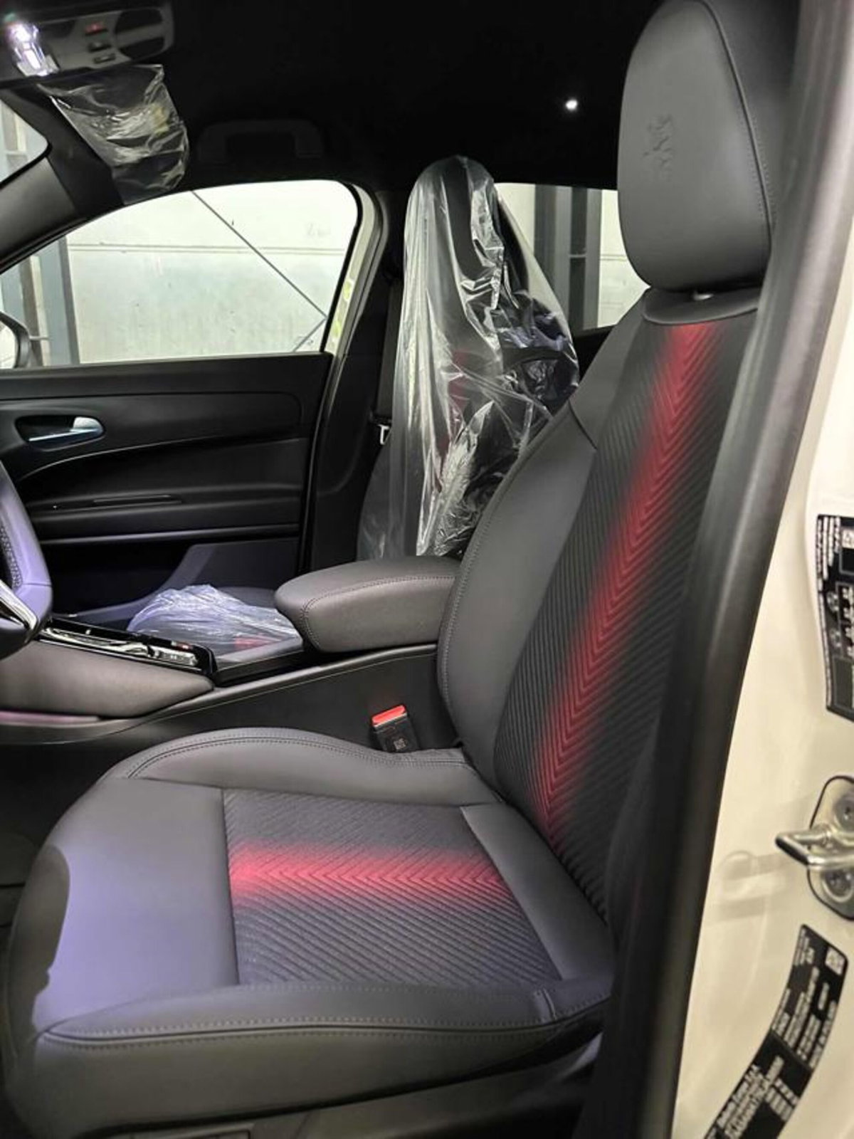 Alfa Romeo Junior 1.2 ibrida Sport Speciale 145cv edct6 (10)
