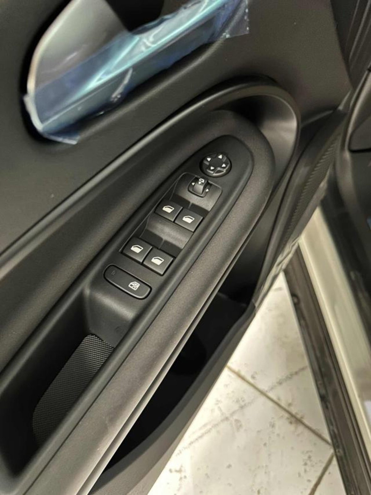 Alfa Romeo Junior 1.2 ibrida Sport Speciale 145cv edct6 (5)