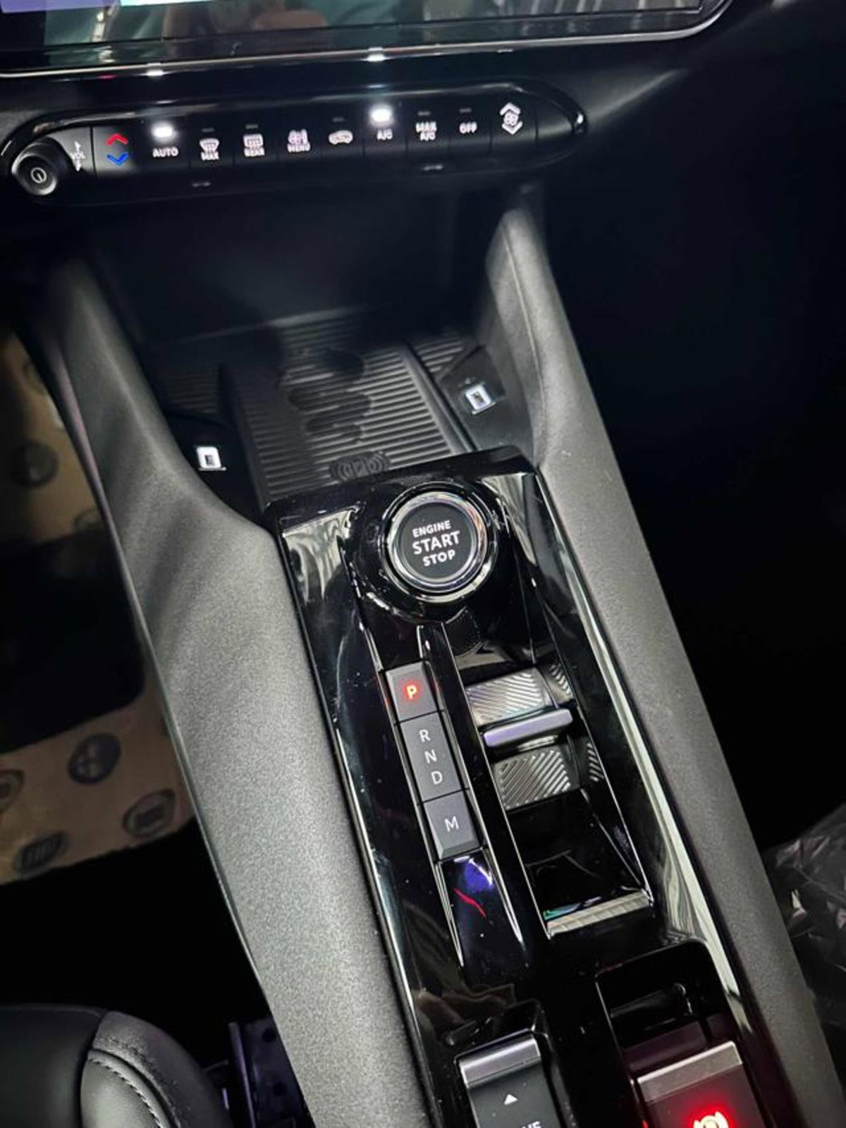 Alfa Romeo Junior 1.2 ibrida Sport Speciale 145cv edct6 (7)