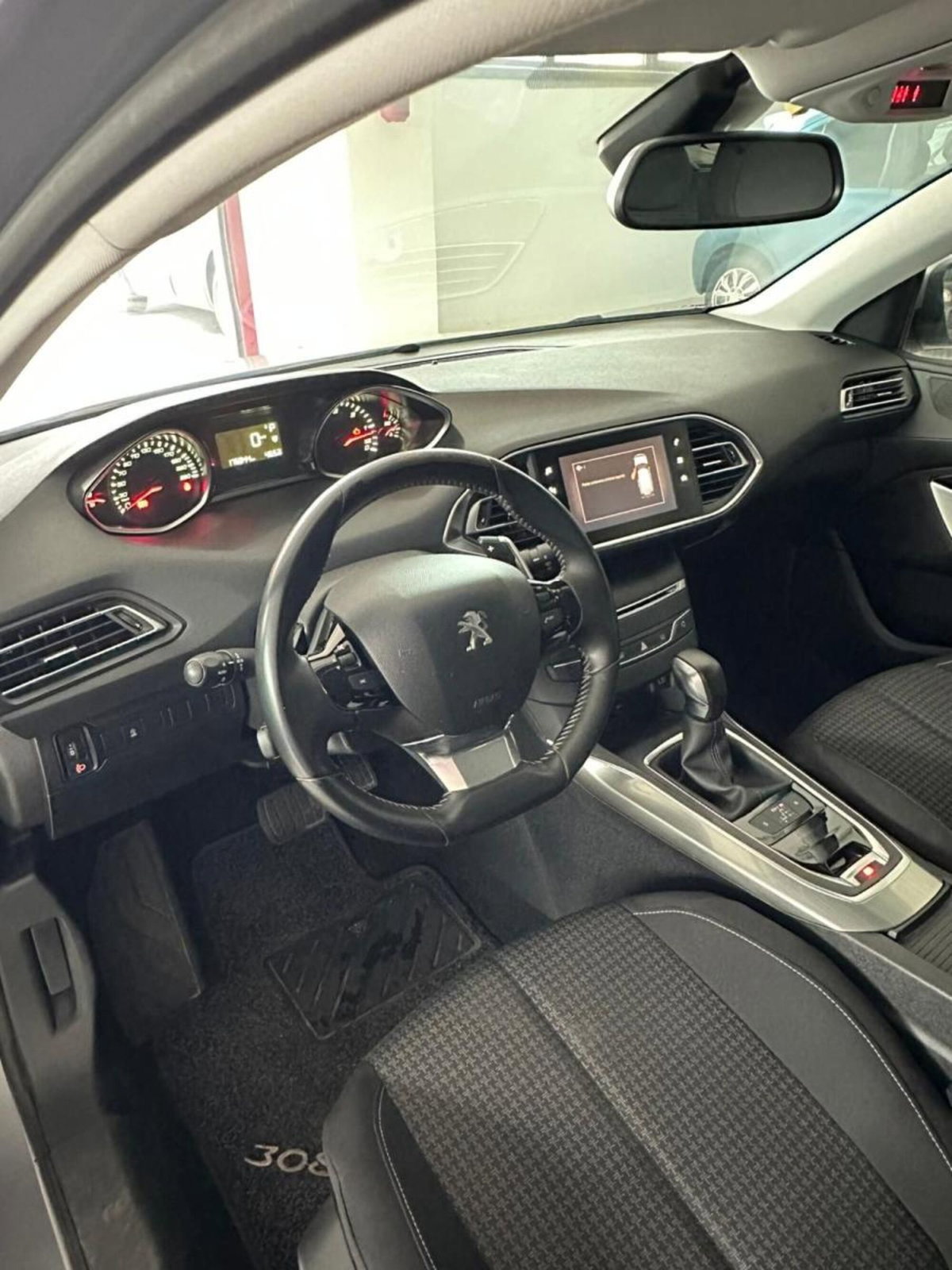 Peugeot 308 SW BlueHDi 130 S&S EAT6 Active (10)