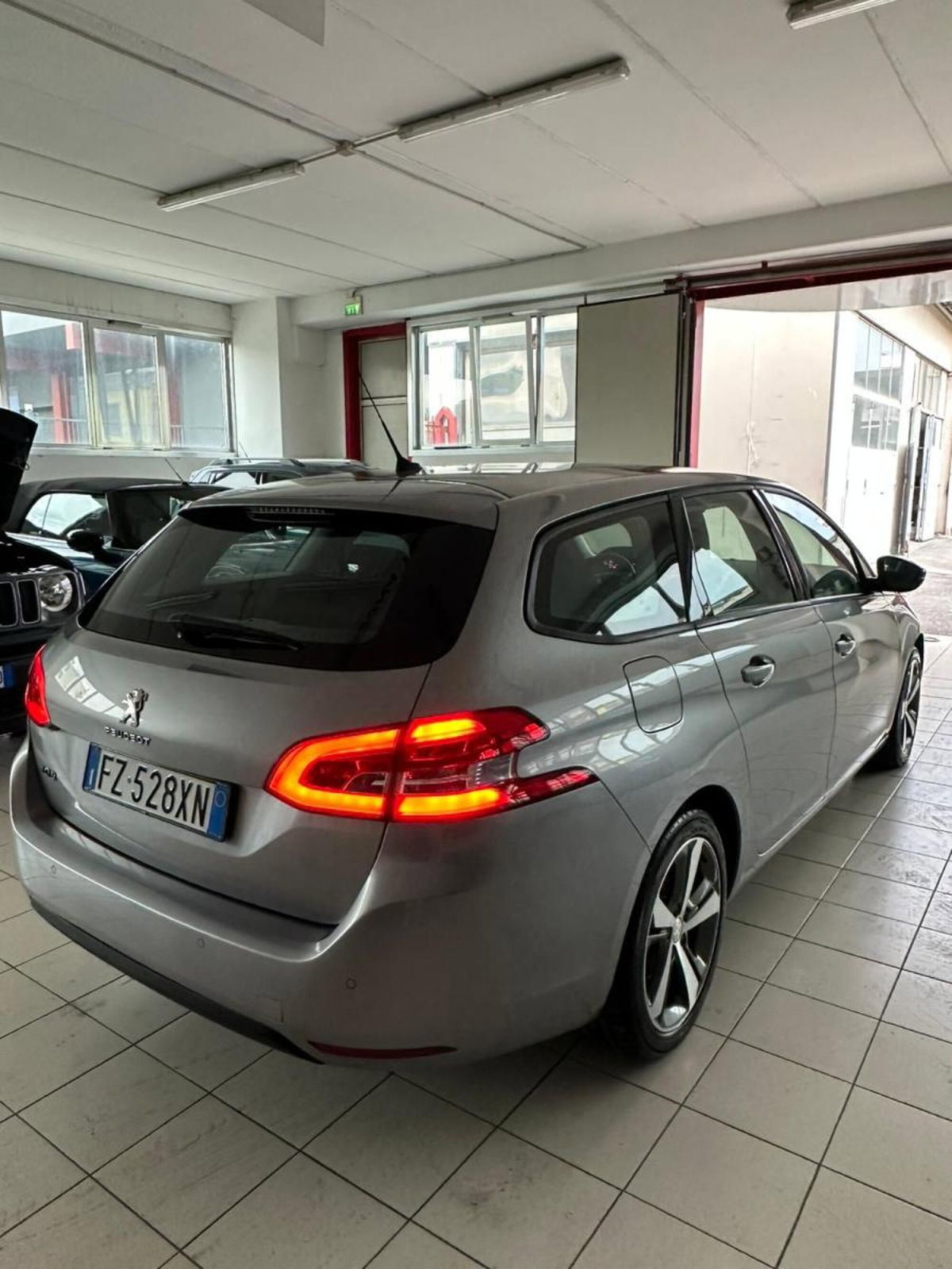 Peugeot 308 SW BlueHDi 130 S&S EAT6 Active (6)