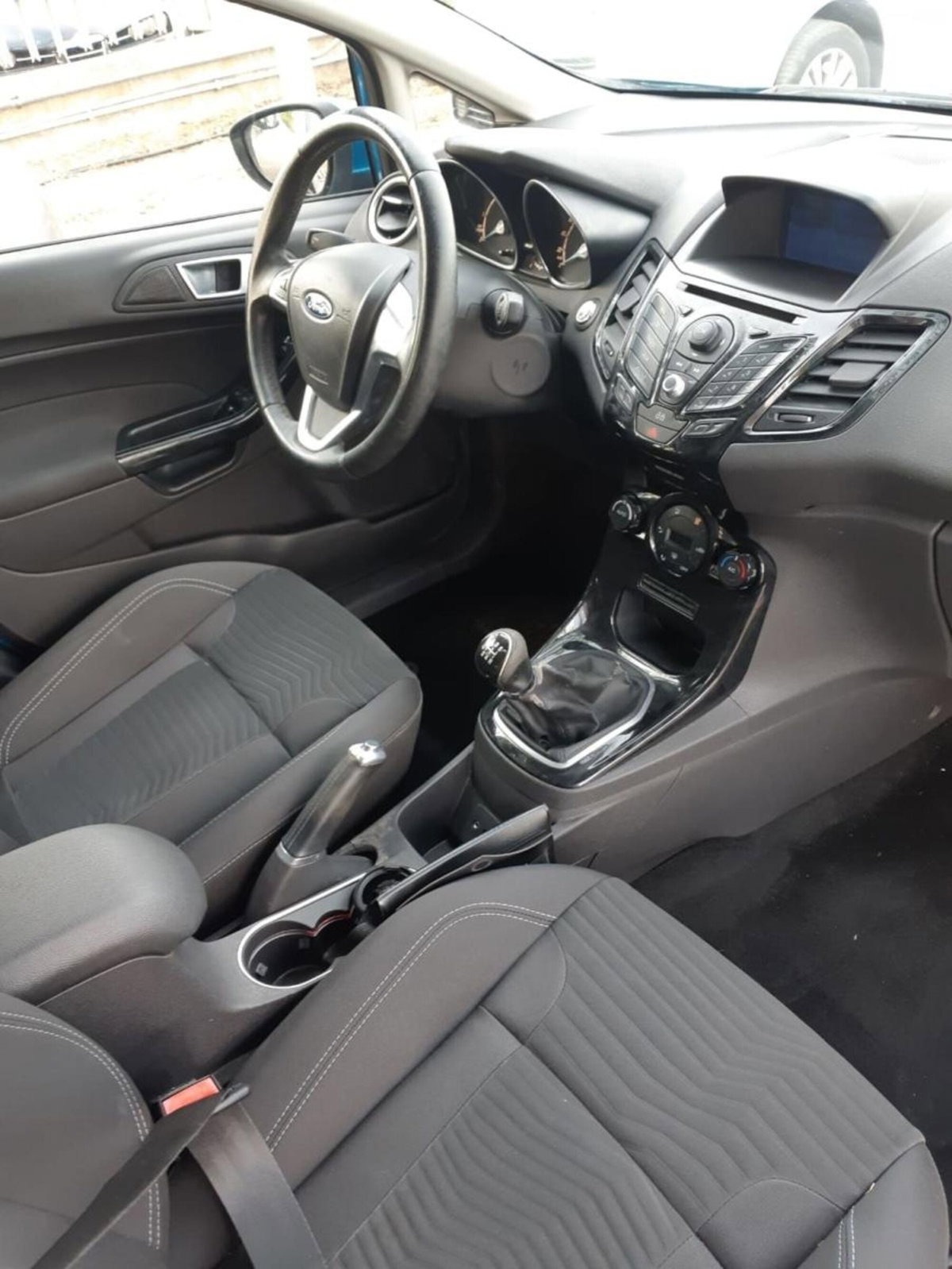 Ford Fiesta 1.5 TDCi 75CV 5 porte Titanium (5)