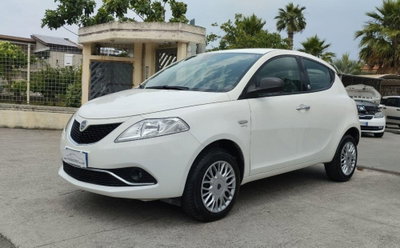 Lancia Ypsilon 0.9 TwinAir 85 CV 5 porte Metano Ecochic Silver (19)