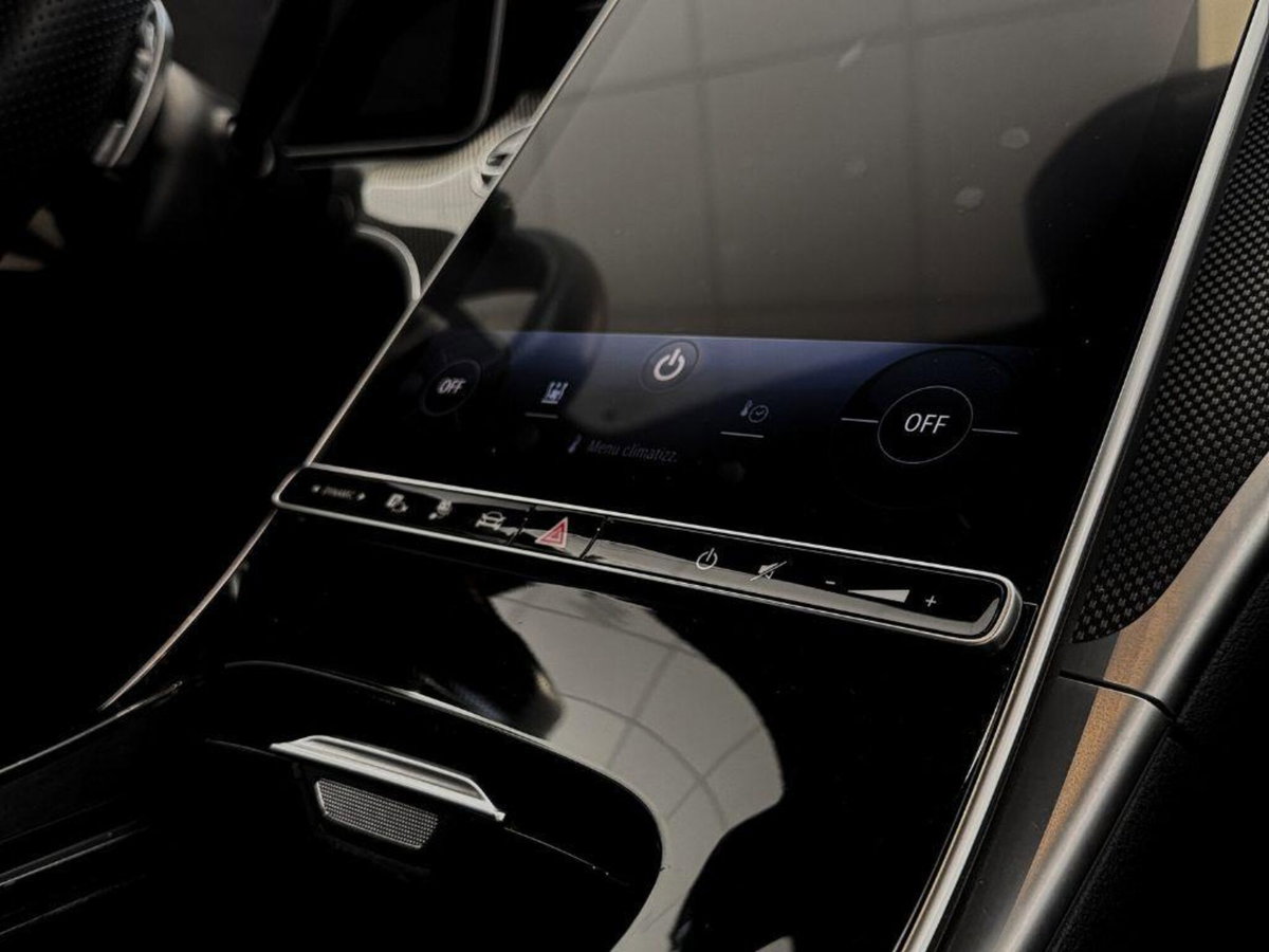 Mercedes-Benz Classe C 300 d Auto Premium (14)