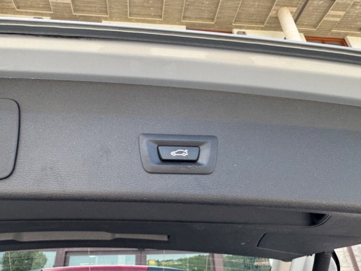 BMW X1 sDrive16d Business (14)