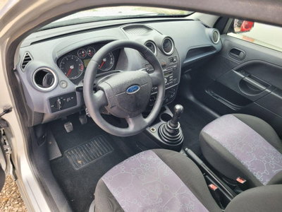 Ford Fiesta 1.2i 16V cat 5 porte Ghia (14)