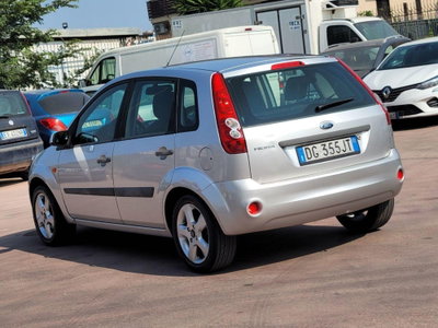 Ford Fiesta 1.2i 16V cat 5 porte Ghia (5)