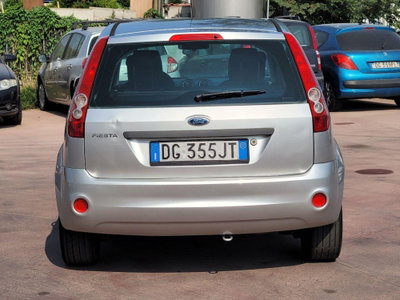 Ford Fiesta 1.2i 16V cat 5 porte Ghia (6)