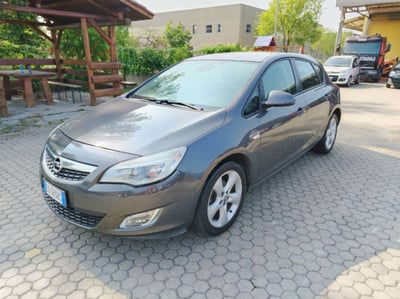 Opel Astra 1.4 100CV 5 porte Cosmo usata