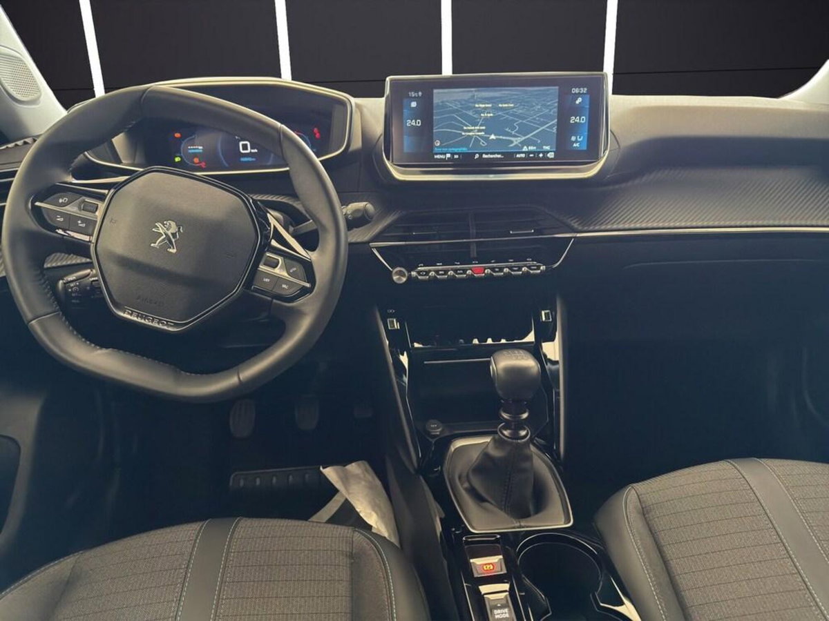 Peugeot 2008 1.2 turbo Allure 100cv (12)