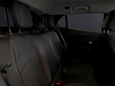 Peugeot 2008 1.2 turbo Allure 100cv (15)