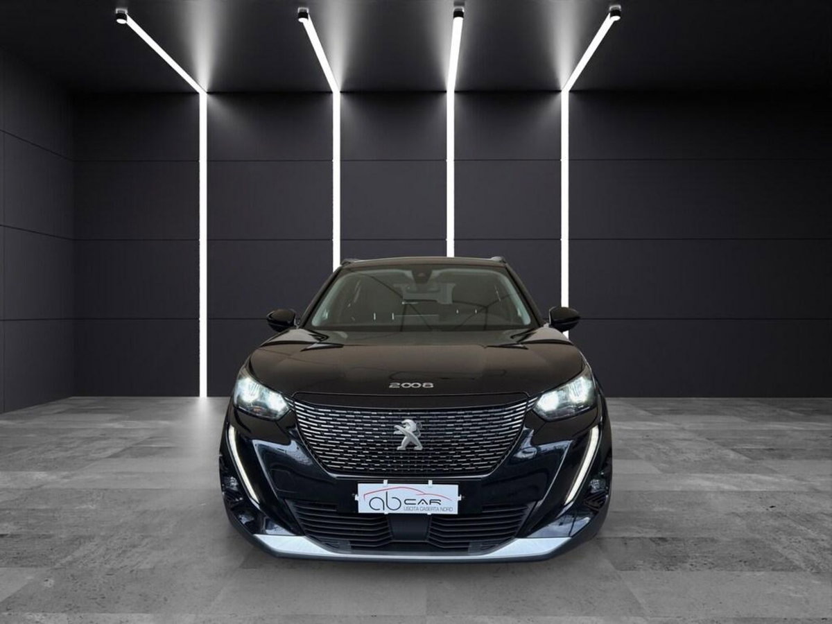 Peugeot 2008 1.2 turbo Allure 100cv (2)