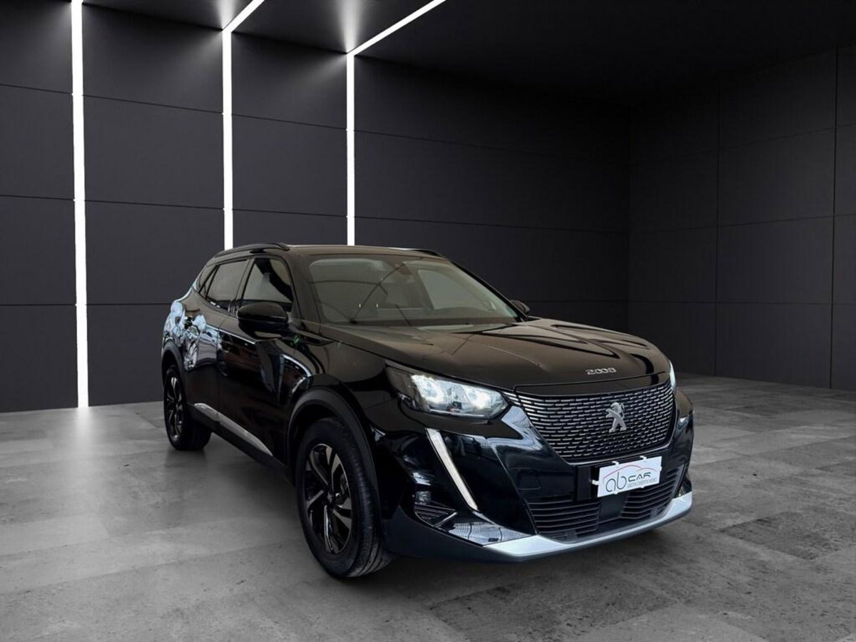 Peugeot 2008 1.2 turbo Allure 100cv (6)
