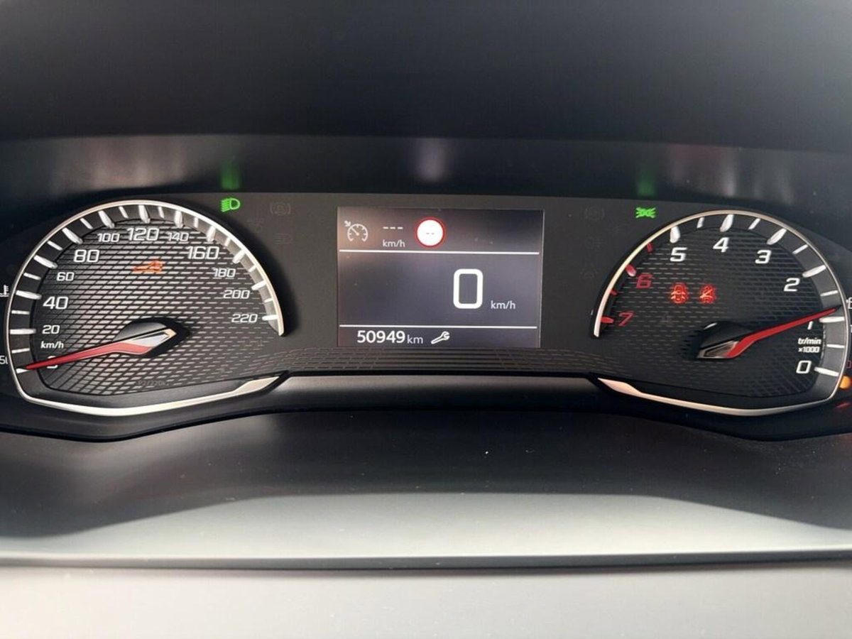Peugeot 208 PureTech 100 Stop&Start 5 porte Active (11)