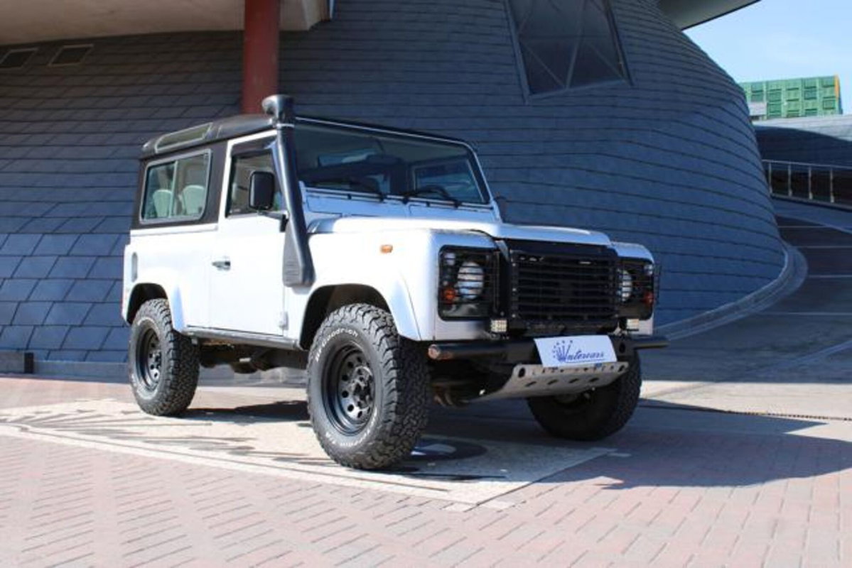 Land Rover Defender 90 2.5 Td5 Station Wagon SE (2)
