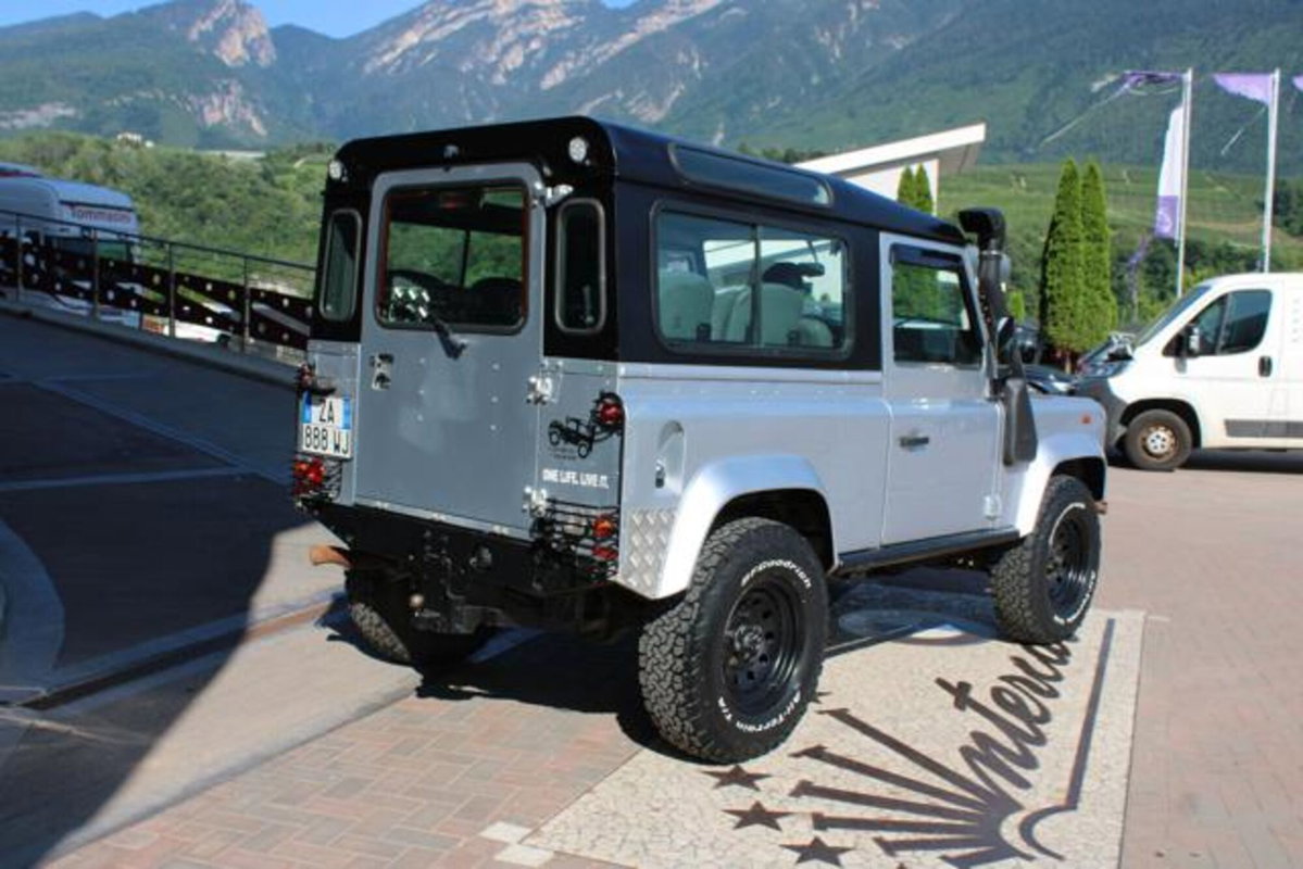 Land Rover Defender 90 2.5 Td5 Station Wagon SE (6)