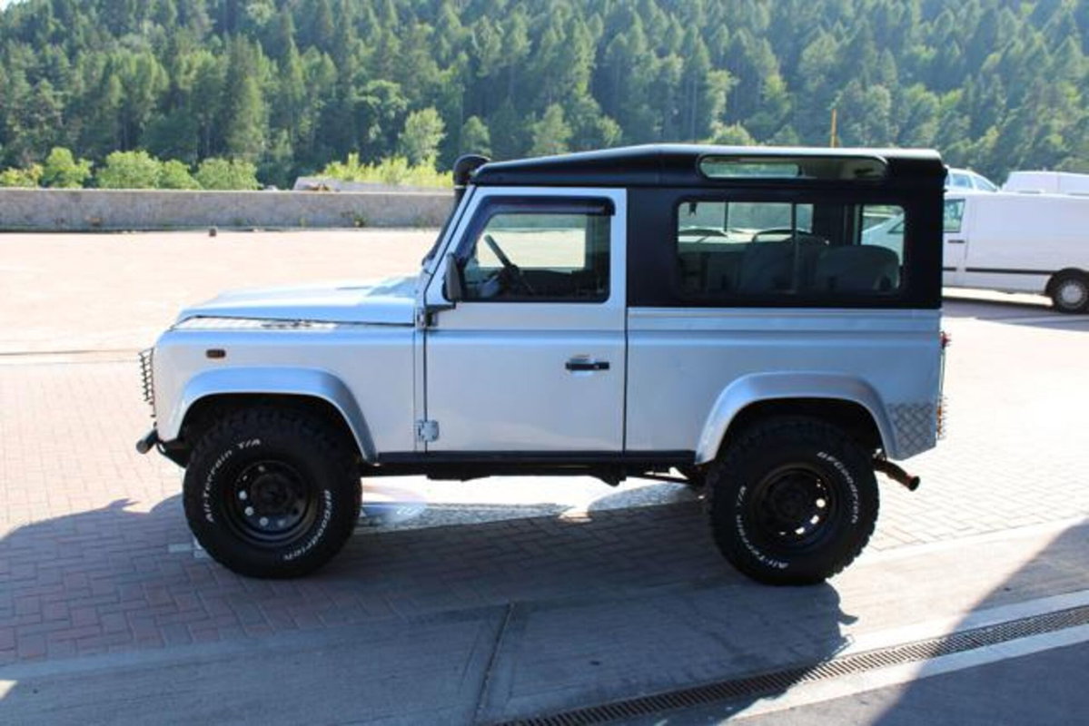 Land Rover Defender 90 2.5 Td5 Station Wagon SE (7)