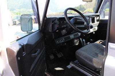 Land Rover Defender 90 2.5 Td5 Station Wagon SE (8)