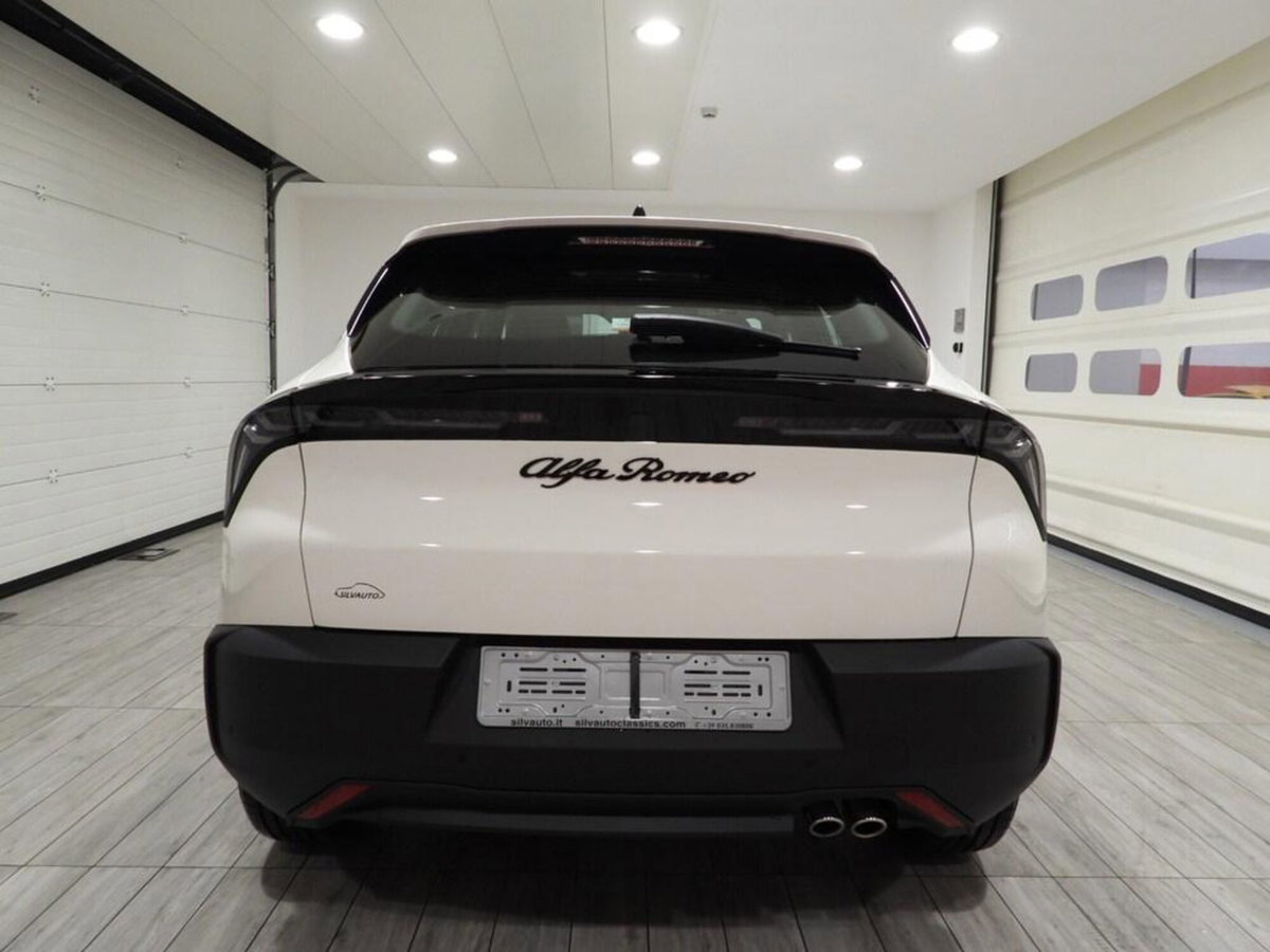 Alfa Romeo Junior 1.2 ibrida Sport Speciale 145cv edct6 (5)