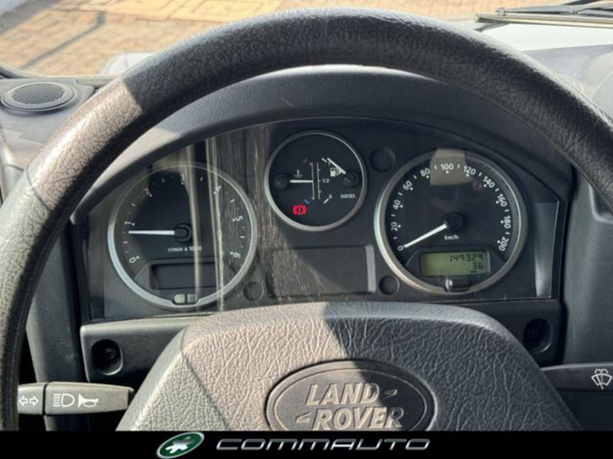 Land Rover Defender 110 2.4 TD4 CrewCab SE (12)