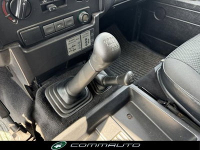 Land Rover Defender 110 2.4 TD4 CrewCab SE (14)