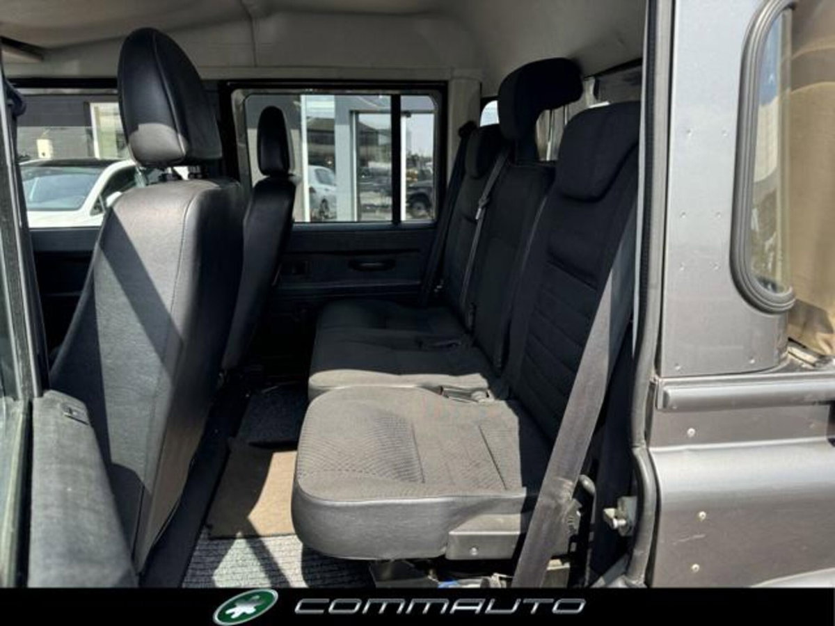 Land Rover Defender 110 2.4 TD4 CrewCab SE (18)