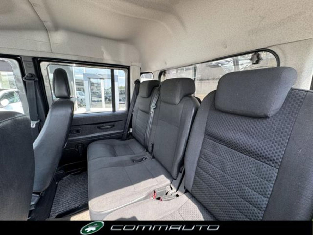 Land Rover Defender 110 2.4 TD4 CrewCab SE (19)