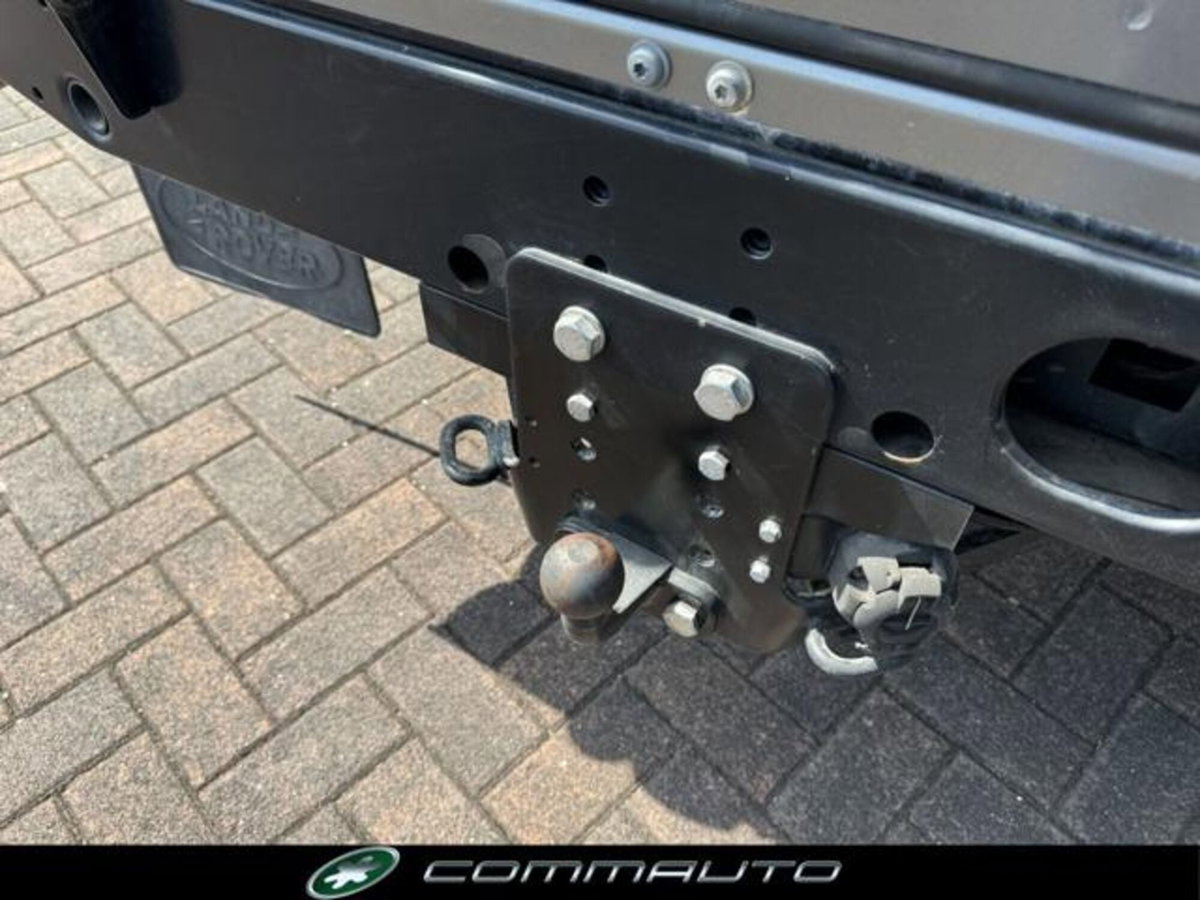 Land Rover Defender 110 2.4 TD4 CrewCab SE (20)
