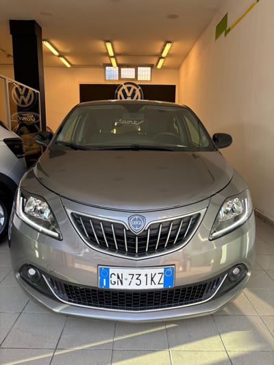Lancia Ypsilon 1.0 FireFly 5 porte S&S Hybrid Gold Plus usata