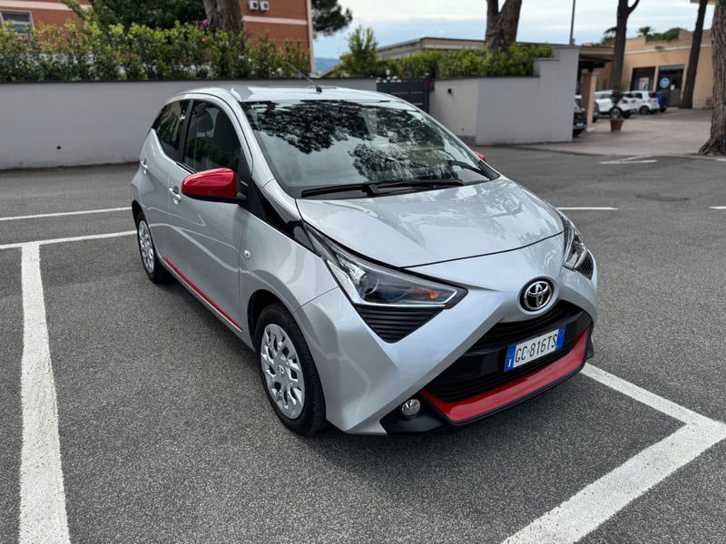Toyota Aygo Connect 1.0 VVT-i 72 CV 5 porte x-clusiv