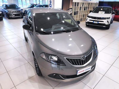 Lancia Ypsilon 1.0 FireFly 5 porte S&S Hybrid Ecochic A. Ferretti usata